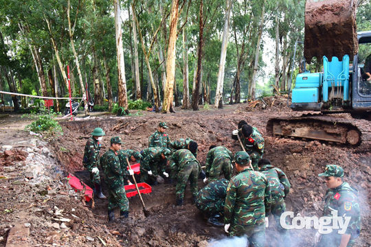 Tìm thấy thêm 10 hài cốt liệt sĩ tại Công viên Lê Thị Riêng