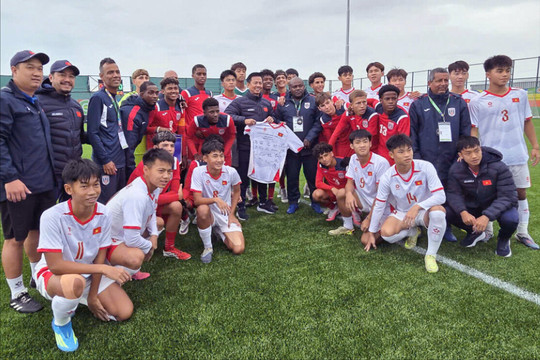 U15 Việt Nam thắng chủ nhà Azerbaijan, giành vé vào chung kết