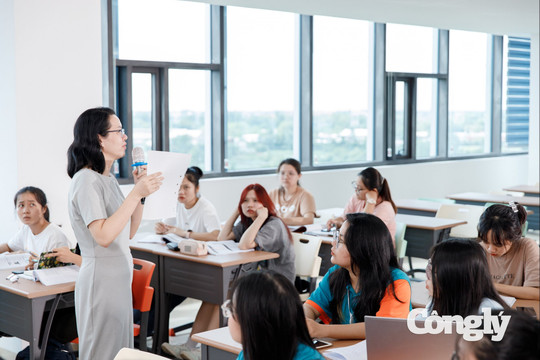 Điểm chuẩn đại học TP.HCM: Cuộc đua vào ngành hot thêm gay gắt