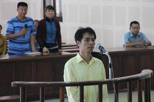 Lừa bán đất của người khác lấy 800 triệu đồng để tiêu xài