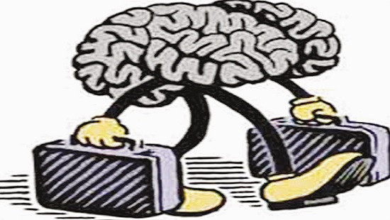 Ngăn chặn “chảy máu” hay học “ứng xử văn hóa” với chất xám?