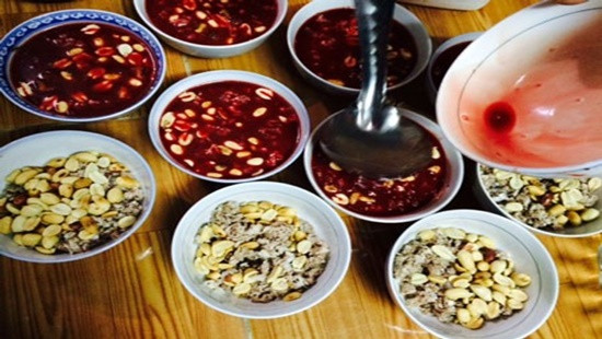 Đừng để mất Tết vì nhiễm liên cầu khuẩn do ăn tiết canh
