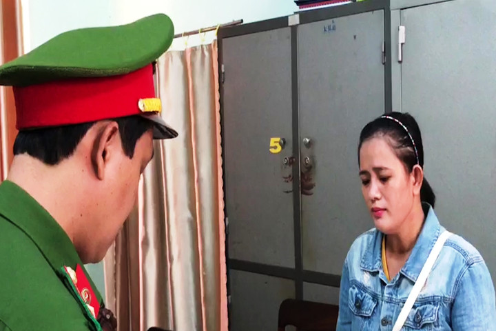 Khởi tố Chủ tịch xã và kế toán vì "ăn chặn" tiền hỗ trợ người nghèo