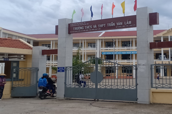 Bạc Liêu:  Phụ huynh bức xúc vì phải đóng thêm tiền sơn sửa trường