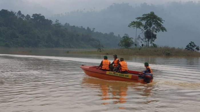 Tiếp tục tìm kiếm các nạn nhân mất tích ở Trà Leng