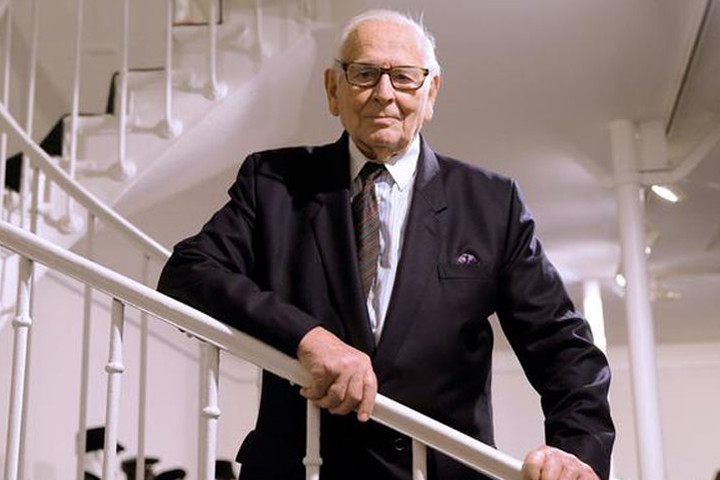 Biểu tượng thời trang Pháp Pierre Cardin qua đời ở tuổi 98