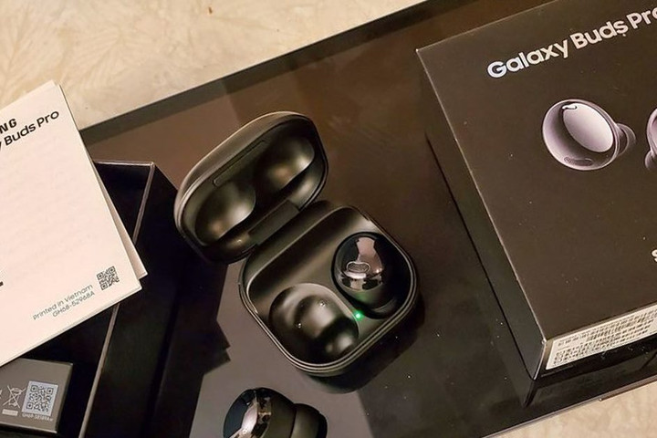 Chưa ra mắt, Tai nghe Galaxy Buds Pro bị rao bán trên Facebook