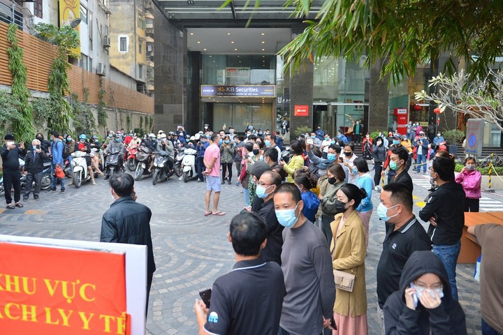 Hà Nội dỡ bỏ phong tỏa chung cư 88 Láng Hạ
