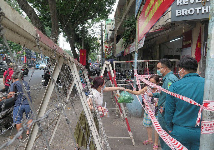 TP.HCM gỡ bỏ 9 điểm phong tỏa liên quan dịch Covid-19