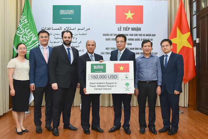 Trung tâm Cứu trợ và Nhân đạo Quốc vương Salman hỗ trợ Việt Nam 150.000 USD  