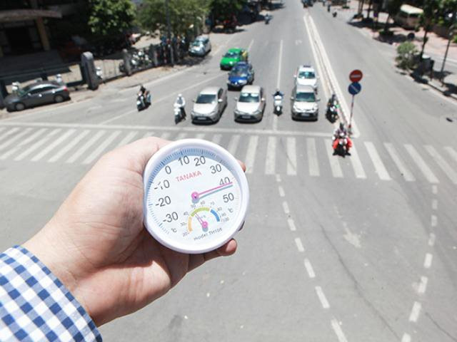 Bắc Bộ ngày nắng nóng, chiều tối có mưa dông ở vùng núi