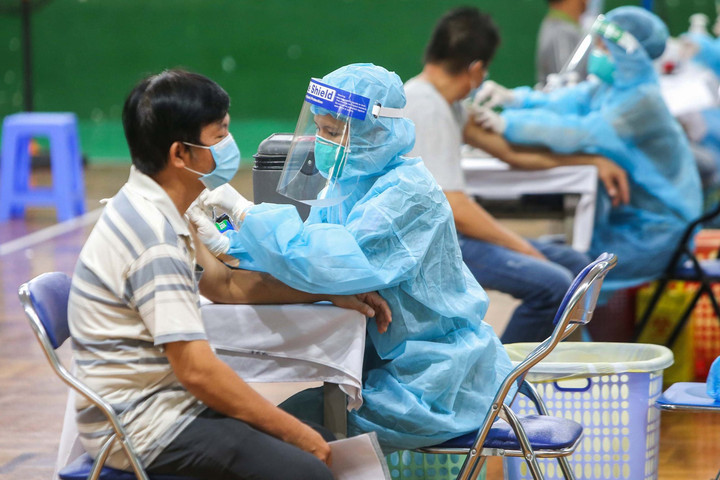 Các vắc xin Covid-19 hiện nay có chống được biến thể Delta?
