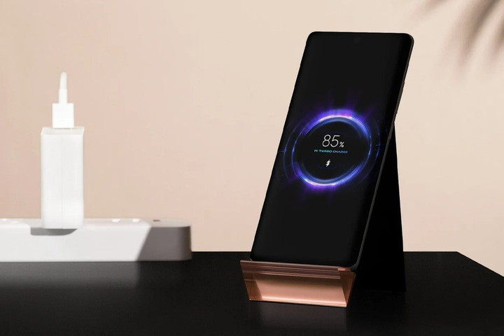 Xiaomi ra mắt đế sạc không dây 100W, giá 92 USD