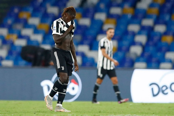 Juventus tiếp tục tụt hạng sau trận thua ngược Napoli