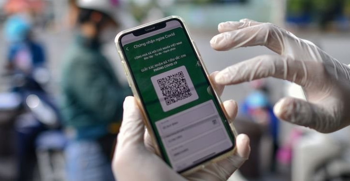 TP Hồ Chí Minh thí điểm cấp mã QR cho người dân 3 quận, huyện để tham gia sản xuất an toàn