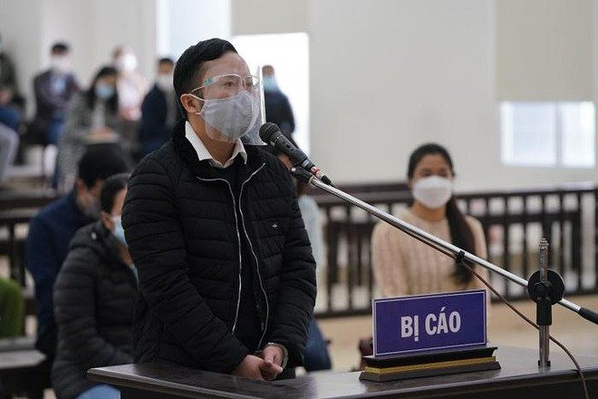 Nhiều tình tiết được hé lộ trong ngày đầu xét xử vụ mua bằng tại trường Đại học Đông Đô