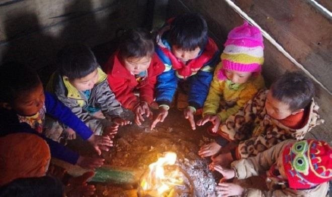 Nhiều trường học ở Sơn La cho học sinh tạm dừng đến trường để tránh rét