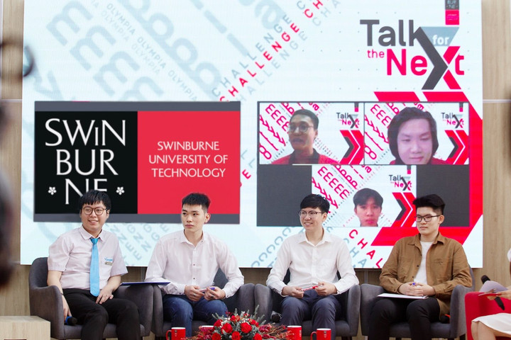 Top 4 Chung kết Olympia mùa thứ 21 nhận học bổng từ Swinburne Việt Nam