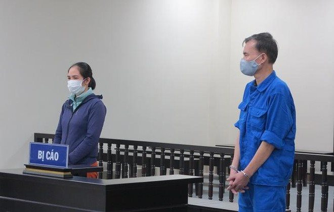 Đôi tình nhân mạo danh cán bộ công an để lừa bán khẩu trang
