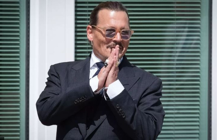 Johnny Depp thắng kiện khiến của Hollywood bùng nổ