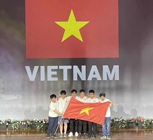 Đội tuyển Olympic Toán học quốc tế được chào đón nồng nhiệt