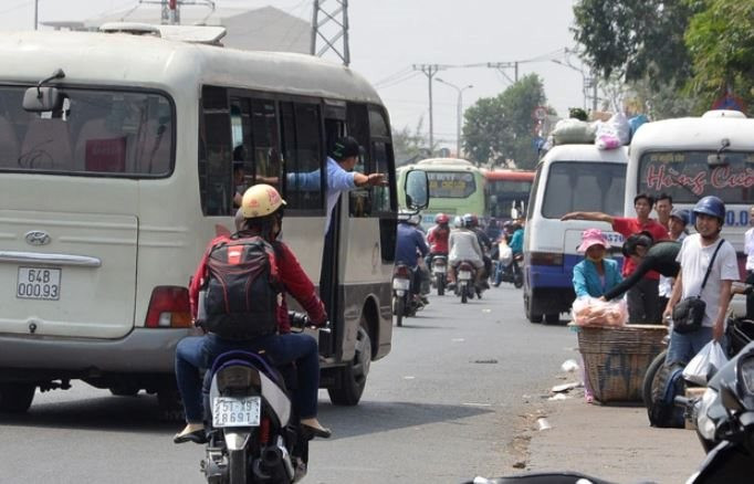 Sở GTVT TP Hồ Chí Minh đề xuất tăng nặng hình phạt với xe dù, bến cóc