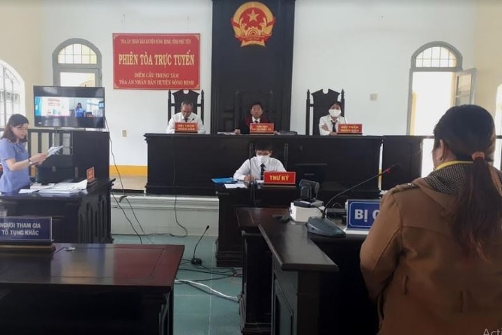 Thấu hiểu văn hóa đa dân tộc, Thẩm phán vững bước giữa đại ngàn