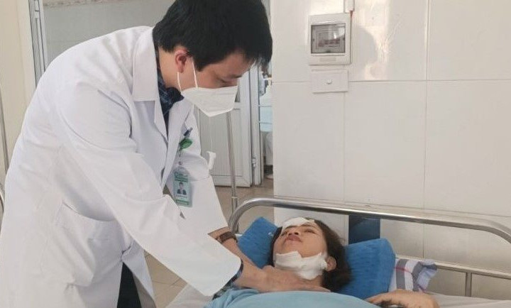 Kịp thời cứu sống bệnh nhân bị kính cứa ngang cổ
