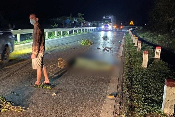Đâm vào cọc tiêu một người tử vong