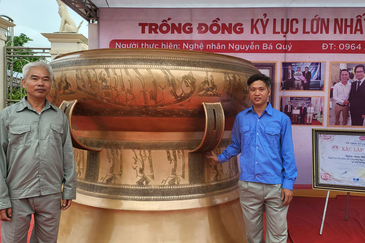 Chiêm ngưỡng trống đồng lớn nhất Việt Nam