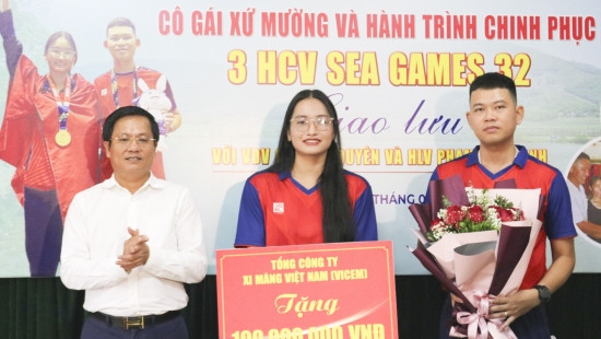 Trao 200 triệu đồng trong buổi giao lưu của VĐV Cao Thị Duyên với Gia đình Việt Nam