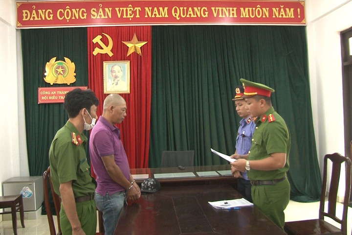 Bắt đối tượng đánh người do tranh giành khách mua mè xửng