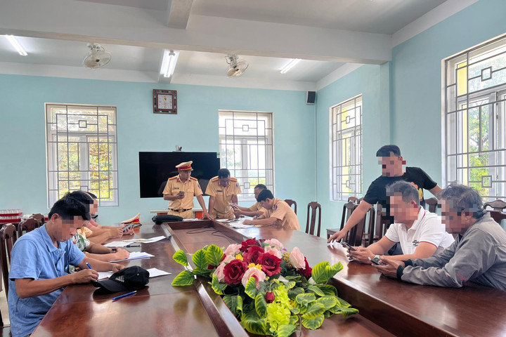 Xử lý 5 phương tiện thay đổi kích thước thành thùng xe