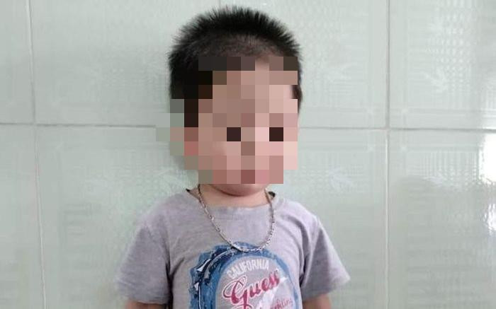 TT- Huế: Bé trai bị bỏ rơi tại cổng Tuệ Tĩnh Đường An Lạc