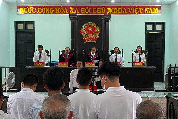 Tuyên án đối với 71 bị cáo trong vụ án kê khống mộ giả để trục lợi