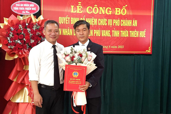 TAND tỉnh Thừa Thiên - Huế trao quyết định bổ nhiệm chức vụ Phó Chánh án TAND cấp huyện