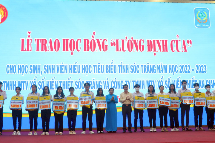 Trao 536 suất học bổng khuyến học, khuyến tài “Lương Định Của”