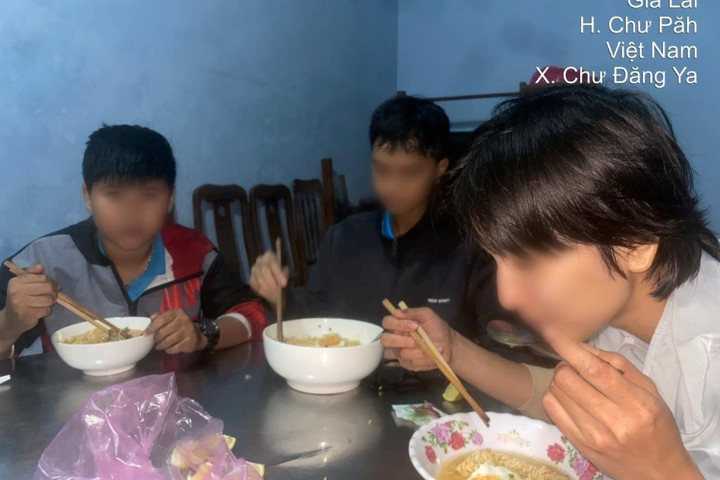 Tìm thấy ba thanh thiếu niên bị lạc trên núi Chư Nâm