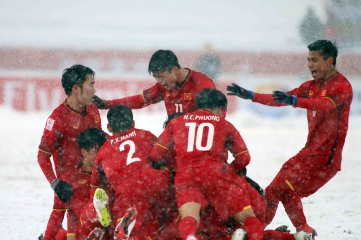 Siêu phẩm “cầu vồng tuyết” của U23 Việt Nam được FIFA nhắc lại