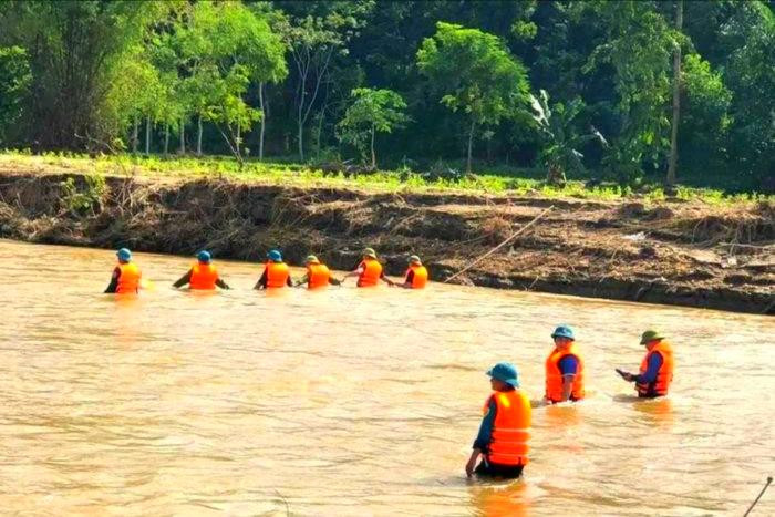 Tìm thấy thi thể nam sinh sau nhiều ngày bị nước lũ cuốn trôi