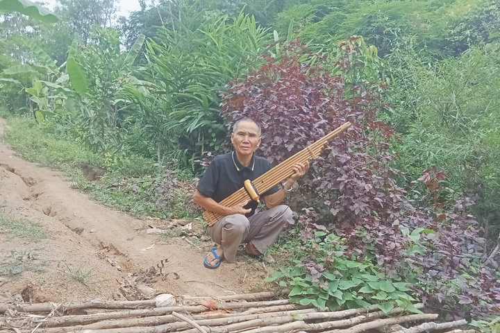 Người lưu giữ tiếng khèn bè của dân tộc Thái