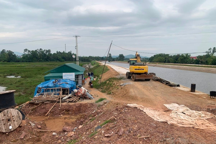 Thanh Hóa: Công trình cải tạo kênh Than chưa bàn giao đã hư hỏng nặng