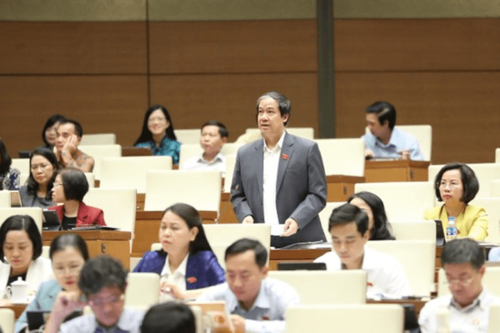 Bộ trưởng Bộ Giáo dục và Đào tạo Nguyễn Kim Sơn giải trình trước Quốc hội về một số vấn đề “nóng” của ngành