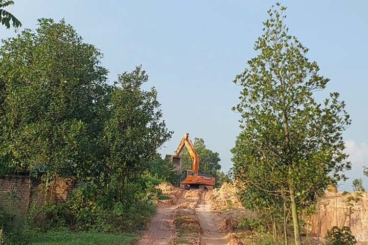 Thông tin về việc khai thác đất tại xã Hướng Đạo (Tam Dương, Vĩnh Phúc): Địa điểm khai thác nằm trong phạm vi mỏ được cấp phép