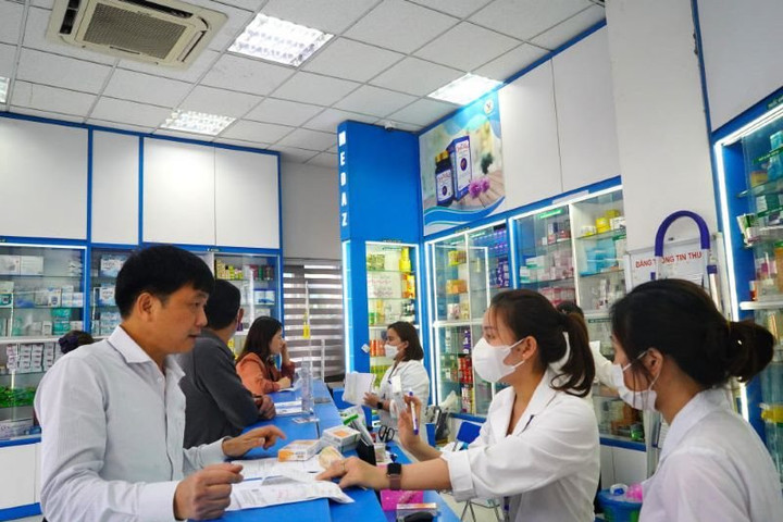 Hệ lụy nguy hiểm từ việc người dân ‘tự làm bác sĩ’