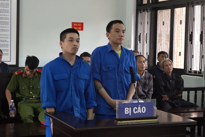 Trộm đồ vật ở nơi thờ cúng, hai đối tượng lĩnh án tù