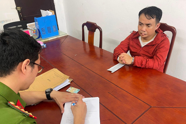 Bắt giữ hai đối tượng tàng trữ trái phép chất ma túy