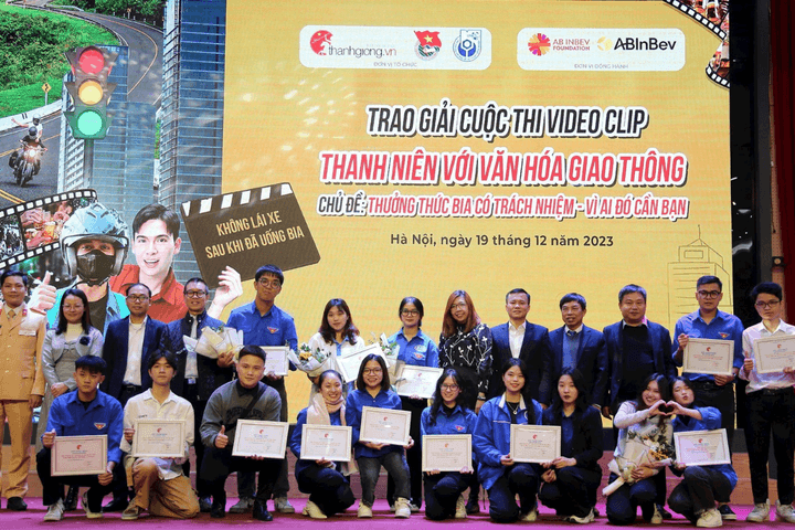 Trao giải cuộc thi "Thanh niên với văn hóa giao thông”