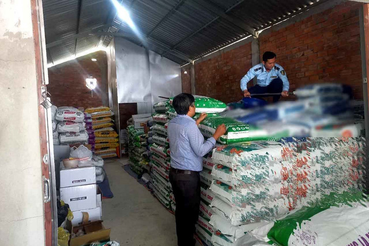 Một cơ sở kinh doanh phân bón bị xử phạt 45 triệu đồng