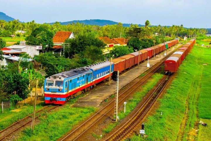 Phú Thọ có trách nhiệm đầu tư xây dựng bổ sung đường gom bên phải đường sắt Yên Viên - Lào Cai tại Km105+500
